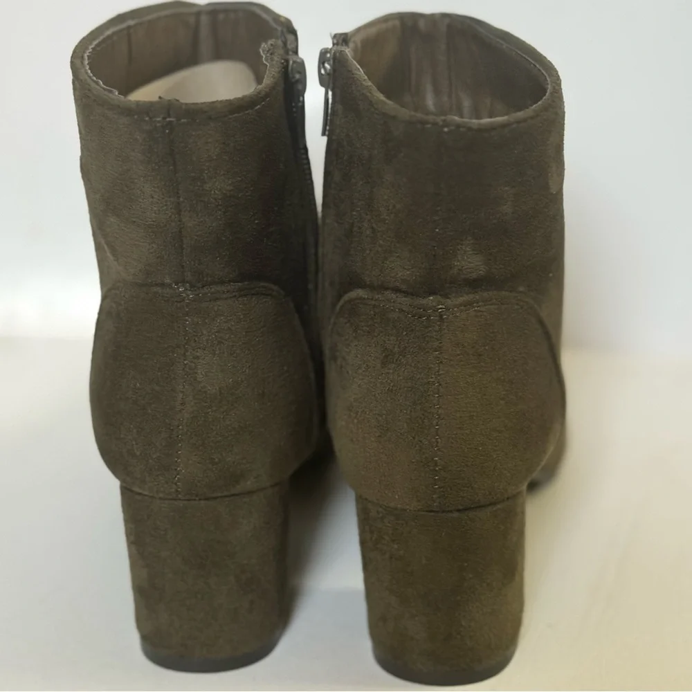 Elegant Olive Ankle Booties Size 8 - Picture 12 of 12
